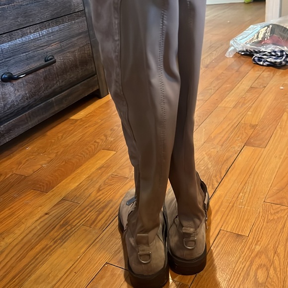 Sam Eldeman Knee high no heel boots 👢 - Picture 3 of 3